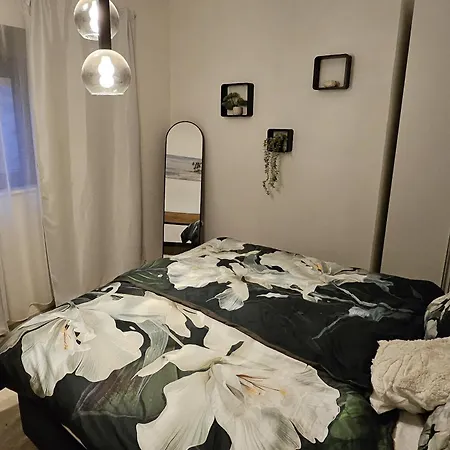 Seaside Apartment *